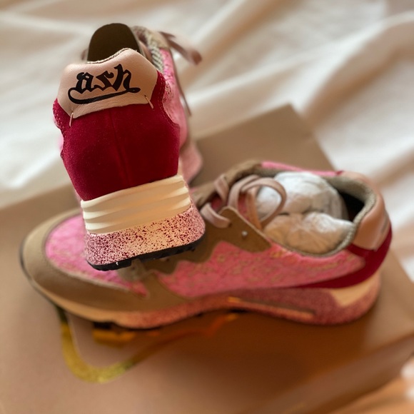 Ash Pink Lace Sneakers (BRAND NEW) - Picture 4 of 7